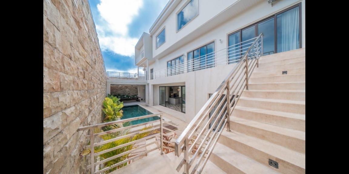 Dijual Villa Mewah di Jalan Pecatu, Badung, Bali Dijual Villa Mewah di Jalan Pecatu, Badung, Bali