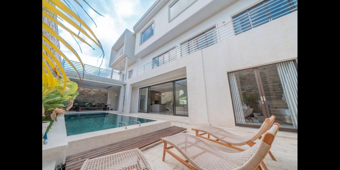 Dijual Villa Mewah di Jalan Pecatu, Badung, Bali Dijual Villa Mewah di Jalan Pecatu, Badung, Bali