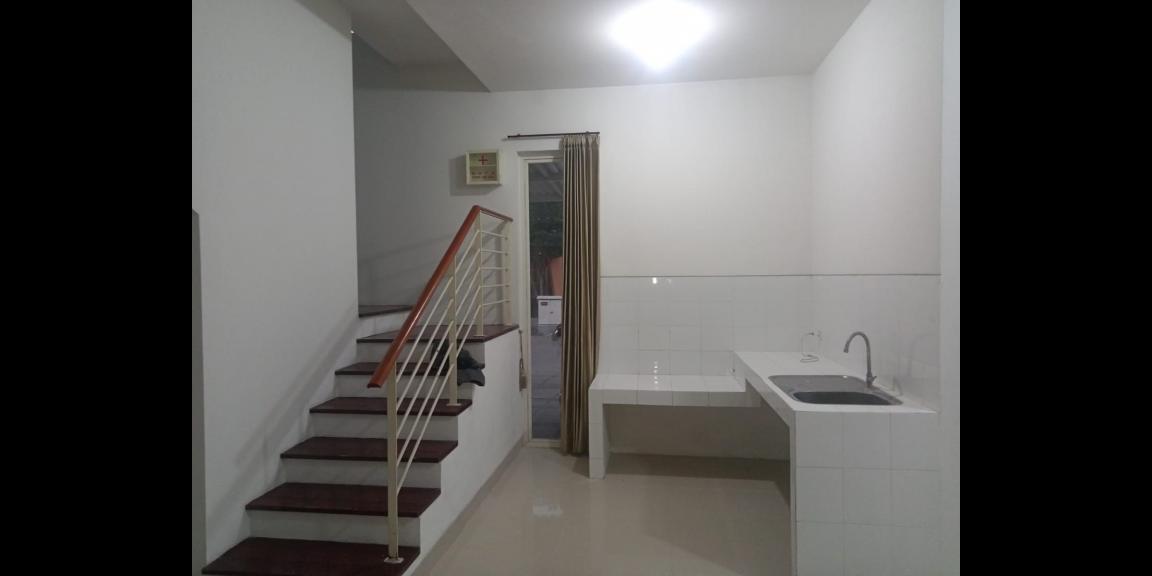 Disewakan Rumah 2 Lantai di Grand Harvest Surabaya Disewakan Rumah 2 Lantai di Grand Harvest Surabaya