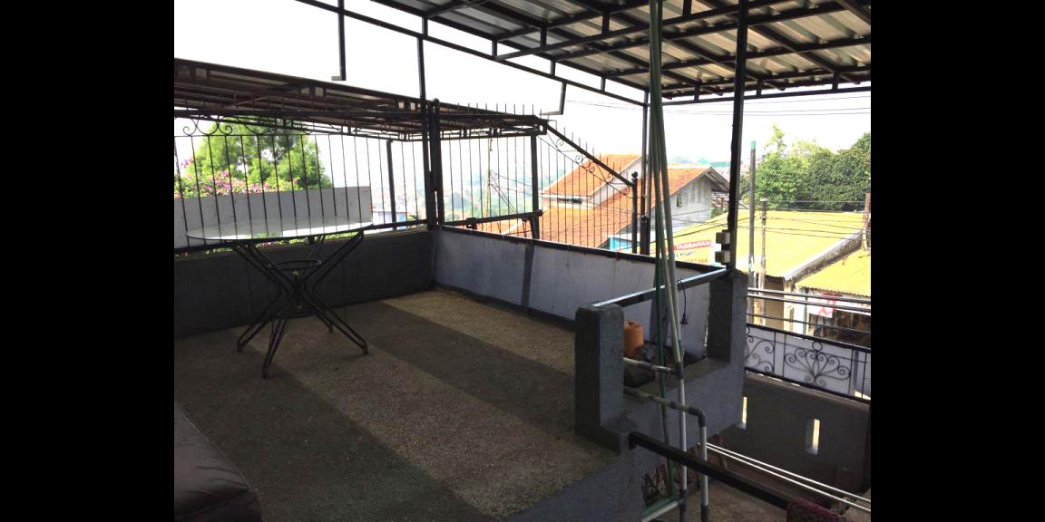 RUMAH MINIMALIS VIEW KOTA BANDUNG MAIN ROAD JATIHANDAP  RUMAH MINIMALIS VIEW KOTA BANDUNG MAIN ROAD JATIHANDAP