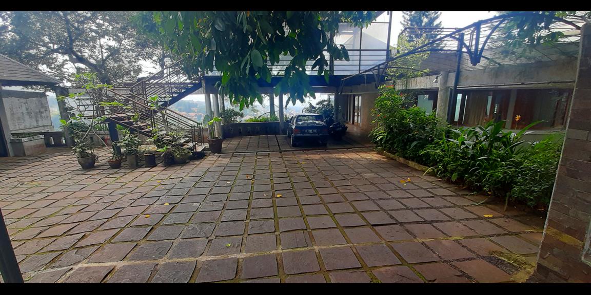 RUMAH 3 LANTAI DENGAN ROOFTOP VIEW KOTA BANDUNG KAWASAN DAGO BANDUNG RUMAH 3 LANTAI DENGAN ROOFTOP VIEW KOTA BANDUNG KAWASAN DAGO BANDUNG