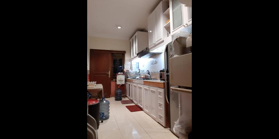 RUMAH DUA LANTAI SIAP HUNI DENGAN INDOOR SWIMMING POOL DI DAGO ASRI KOTA BANDUNG RUMAH DUA LANTAI SIAP HUNI DENGAN INDOOR SWIMMING POOL DI DAGO ASRI KOTA BANDUNG