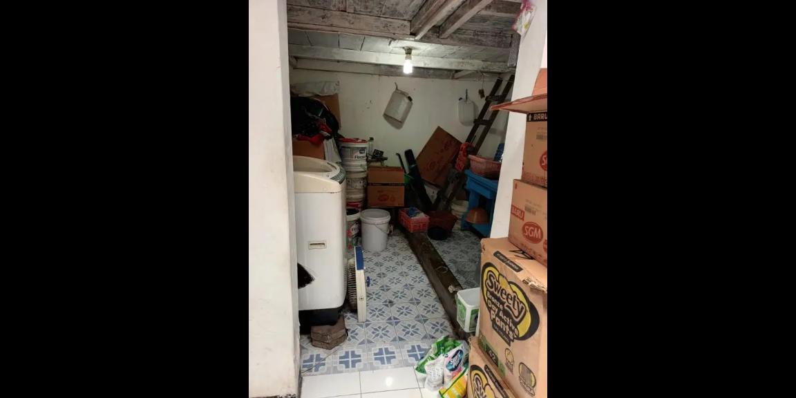 Jual Rumah Murah dan Strategis Tengah Kota di Pucang Sewu Jual Rumah Murah dan Strategis Tengah Kota di Pucang Sewu