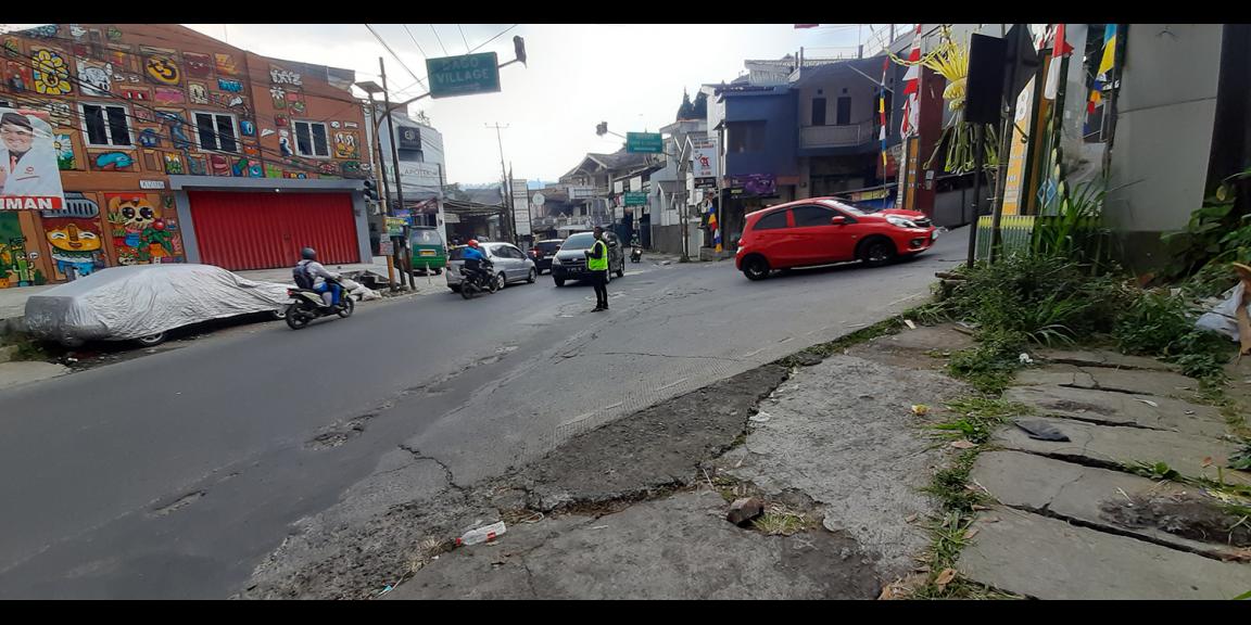 RUMAH HITUNG TANAH MAIN ROAD DAGO BANDUNG RUMAH HITUNG TANAH MAIN ROAD DAGO BANDUNG