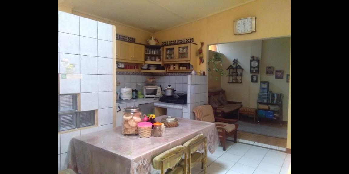 Ruang makan dan dapur Ruang makan dan dapur