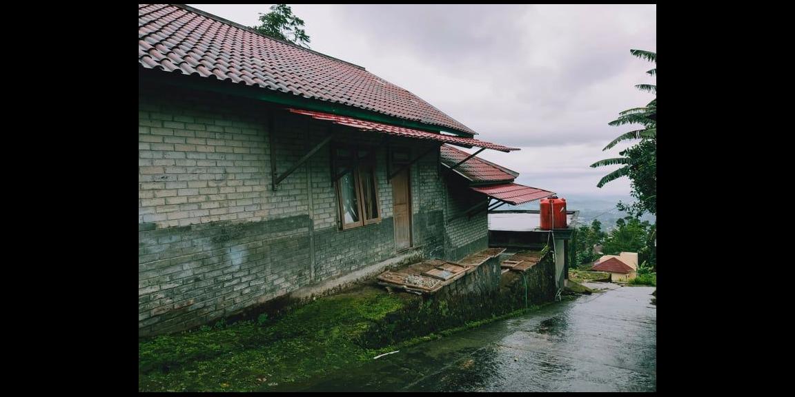 Rumah Vila Siap Huni Kawasan Wisata Alam Kemuning Karanganyar Rumah Vila Siap Huni Kawasan Wisata Alam Kemuning Karanganyar
