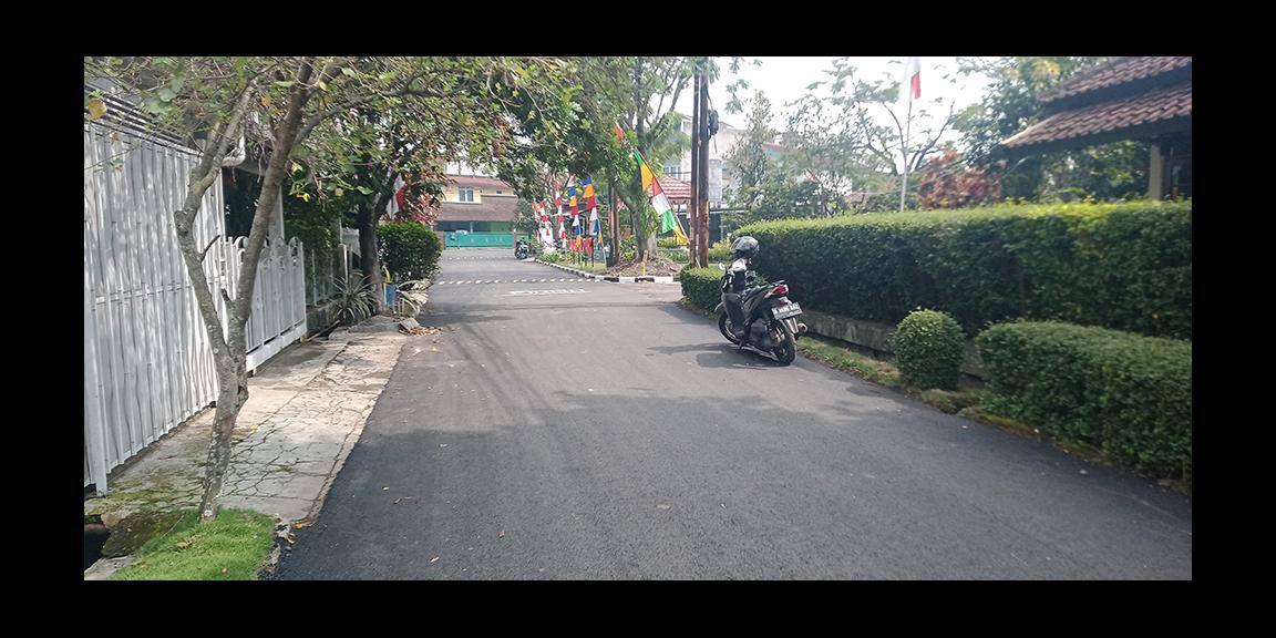 RUMAH GAYA AMERICAN CLASSIC 3 KAMAR TIDUR DUA KAMAR MANDI DENGAN CARPORT DI ARCAMANIK BANDUNG RUMAH GAYA AMERICAN CLASSIC 3 KAMAR TIDUR DUA KAMAR MANDI DENGAN CARPORT DI ARCAMANIK BANDUNG