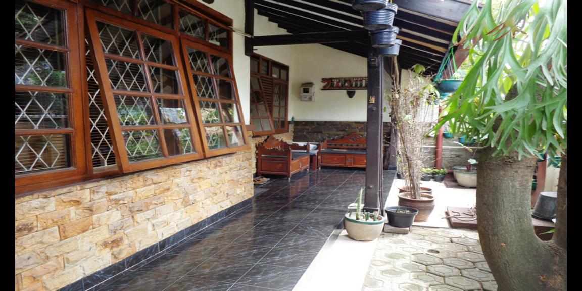 RUMAH DENGAN PAVILIUN SEMI FURNISHED DI ARCAMANIK BANDUNG RUMAH DENGAN PAVILIUN SEMI FURNISHED DI ARCAMANIK BANDUNG