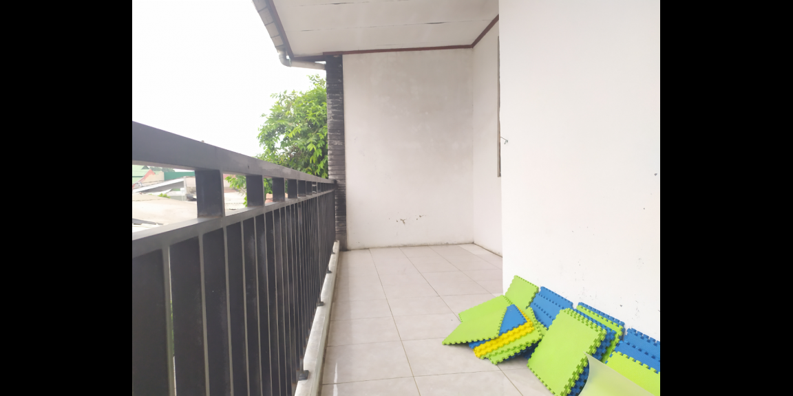 Rumah 2 Lantai Ada Carport Gratis AC Rumah 2 Lantai Ada Carport Gratis AC