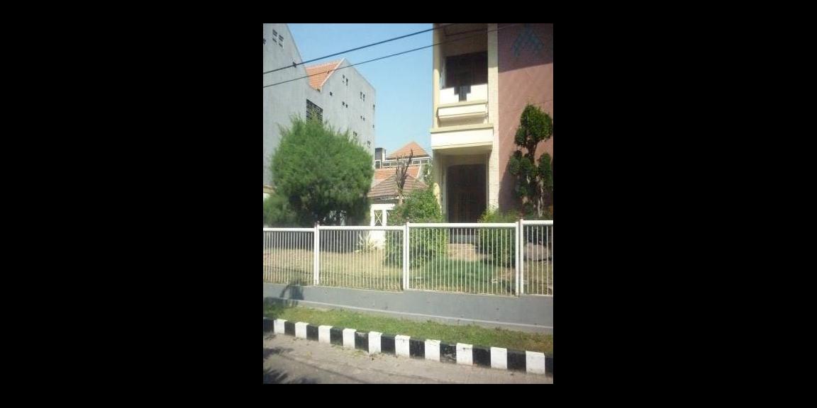 Dijual Rumah Mewah 2 Lantai di Ketintang Wiyata, Surabaya Dijual Rumah Mewah 2 Lantai di Ketintang Wiyata, Surabaya