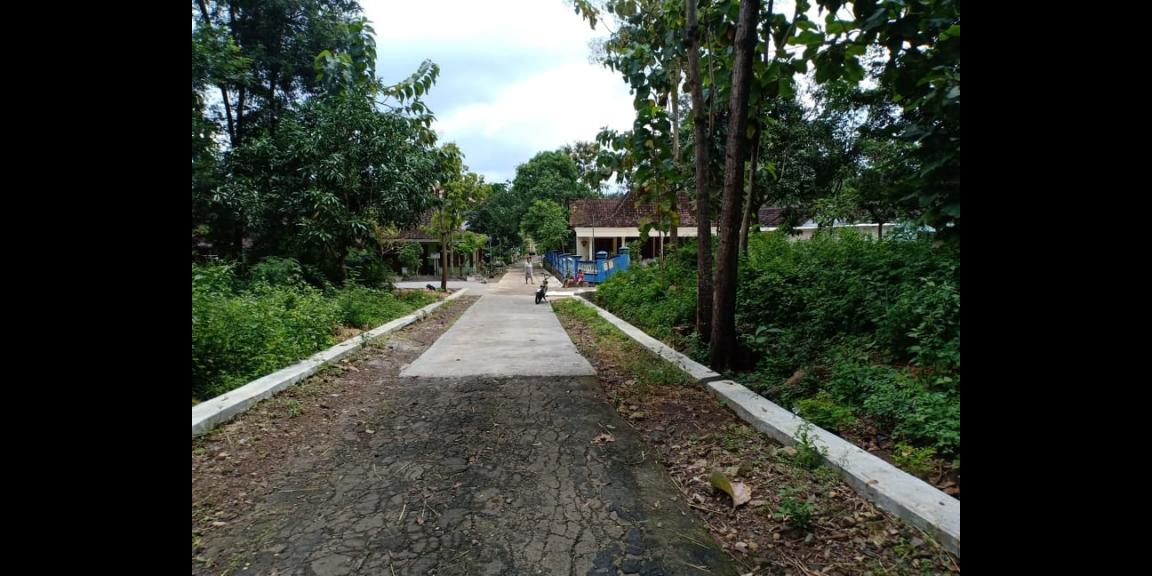 Tanah Strategis Dekat Pemukiman Masyarakat Mojogedang Karanganyar Telp/WA: 082327612345 Tanah Strategis Dekat Pemukiman Masyarakat Mojogedang Karanganyar Telp/WA: 082327612345