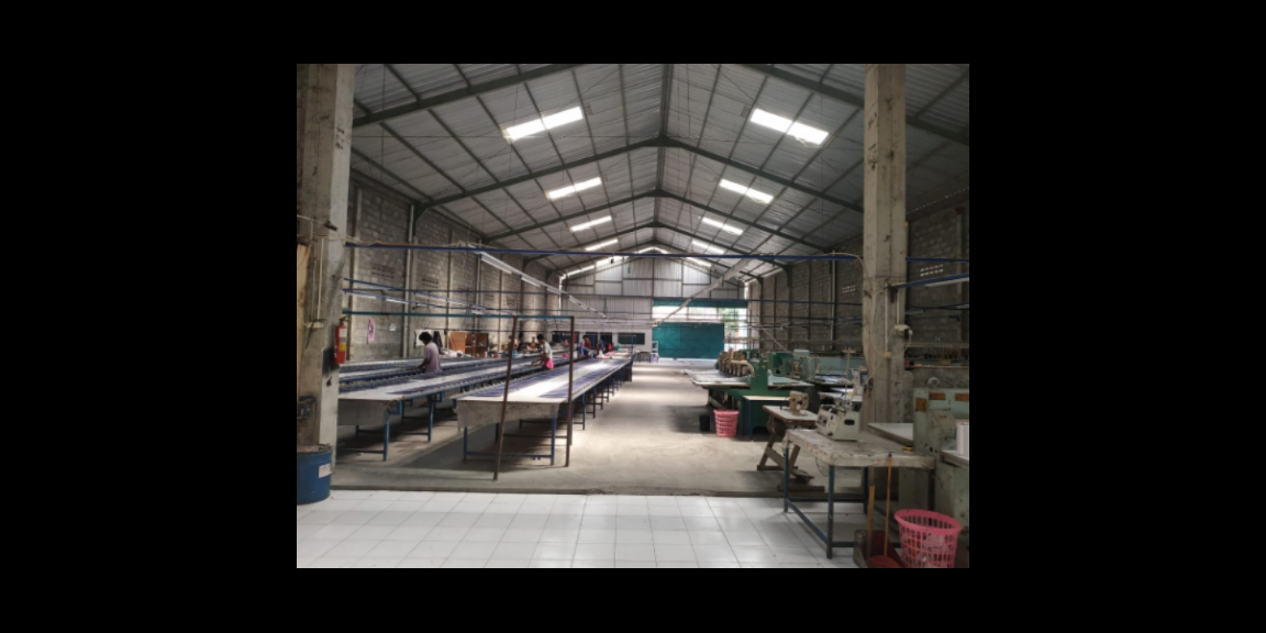 Gudang kontainer masuk di jalan selarong bantul Gudang kontainer masuk di jalan selarong bantul