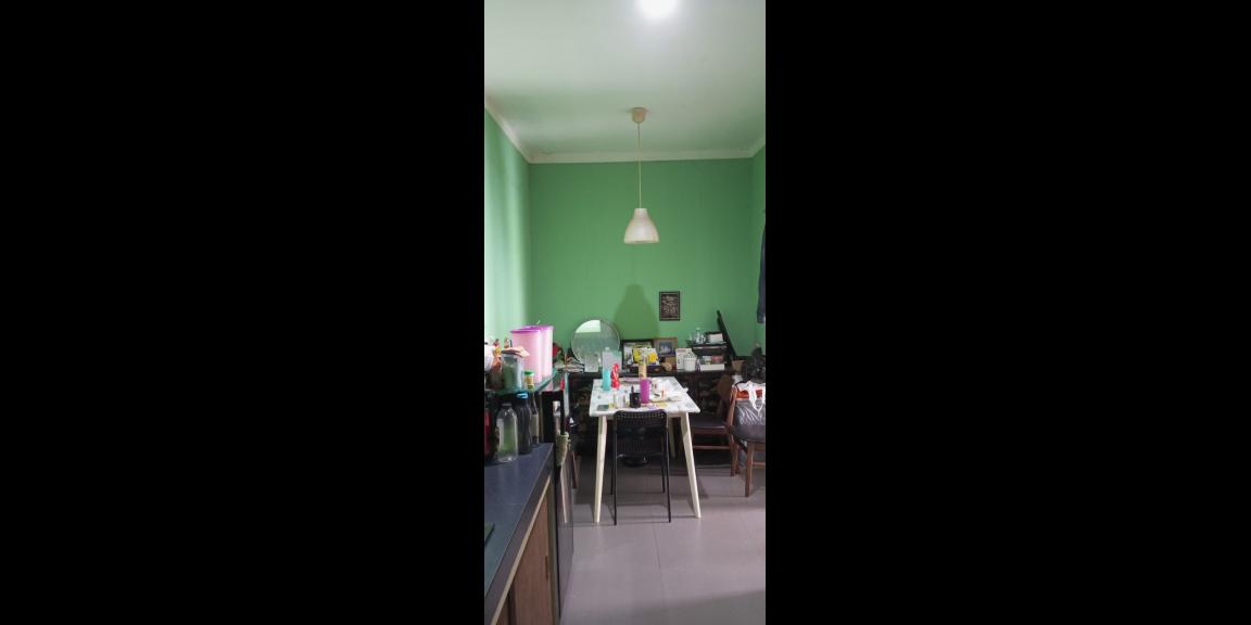 Dijual Rumah 2 Lantai Harga Murah di Graha Raya Dijual Rumah 2 Lantai Harga Murah di Graha Raya