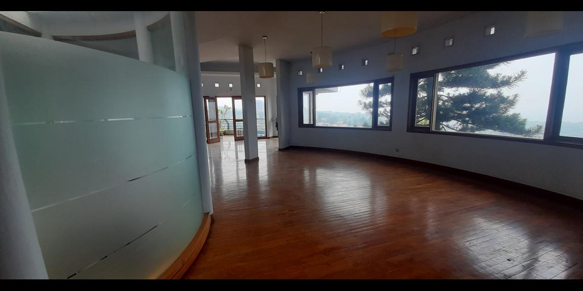 RUMAH 3 LANTAI DENGAN ROOFTOP VIEW KOTA BANDUNG KAWASAN DAGO BANDUNG RUMAH 3 LANTAI DENGAN ROOFTOP VIEW KOTA BANDUNG KAWASAN DAGO BANDUNG