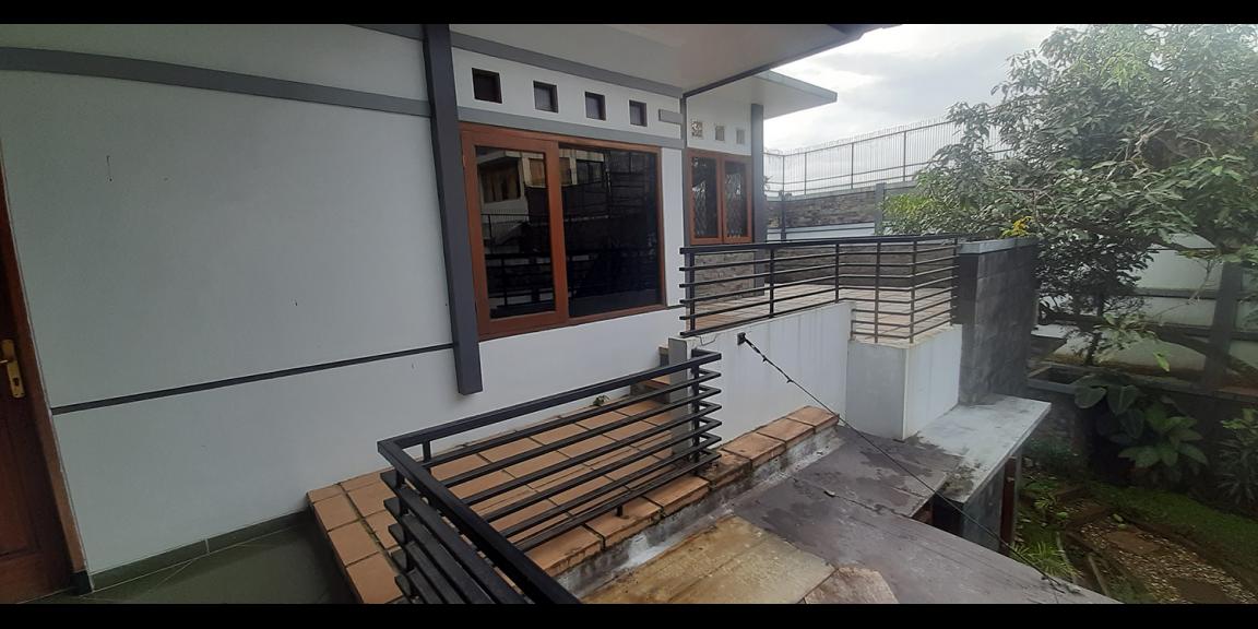 RUMAH DUA LANTAI GAYA KONTEMPORER SIAP HUNI DI DAGO ASRI KOTA BANDUNG RUMAH DUA LANTAI GAYA KONTEMPORER SIAP HUNI DI DAGO ASRI KOTA BANDUNG