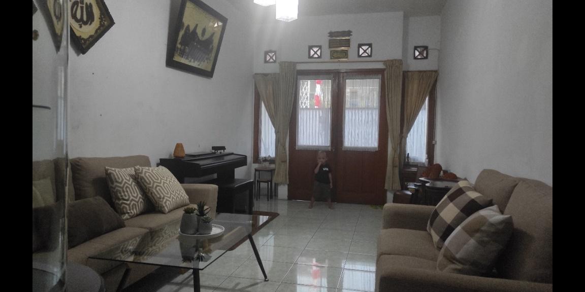 Di Jual Rumah Hunian Keluarga Strategis 2Lt. Di Jual Rumah Hunian Keluarga Strategis 2Lt.