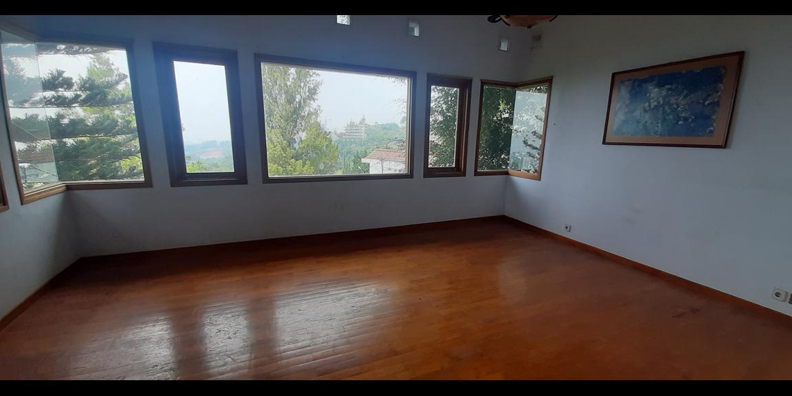 RUMAH 3 LANTAI DENGAN ROOFTOP VIEW KOTA BANDUNG KAWASAN DAGO BANDUNG RUMAH 3 LANTAI DENGAN ROOFTOP VIEW KOTA BANDUNG KAWASAN DAGO BANDUNG