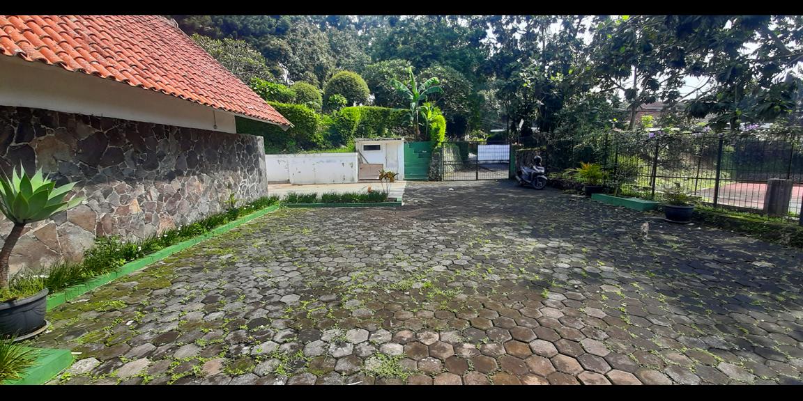 RUMAH GAYA EROPA DI KAWASAN DAGO BANDUNG RUMAH GAYA EROPA DI KAWASAN DAGO BANDUNG