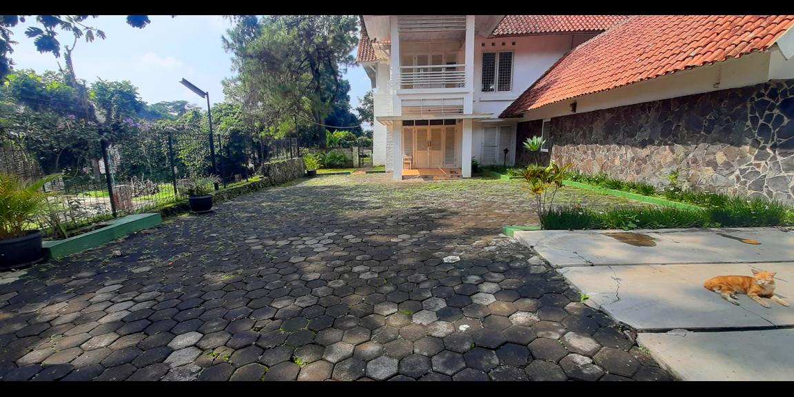 RUMAH GAYA EROPA DI KAWASAN DAGO BANDUNG RUMAH GAYA EROPA DI KAWASAN DAGO BANDUNG