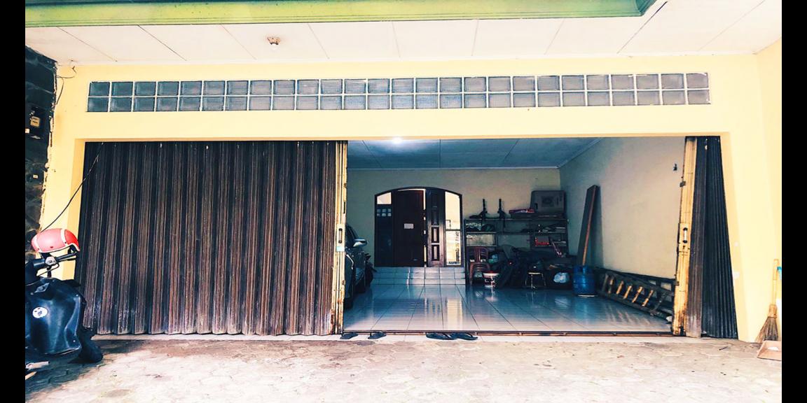 RUMAH MODERN-CLASSIC DENGAN KOLAM RENANG DI SUKAHAJI PASTEUR BANDUNG RUMAH MODERN-CLASSIC DENGAN KOLAM RENANG DI SUKAHAJI PASTEUR BANDUNG