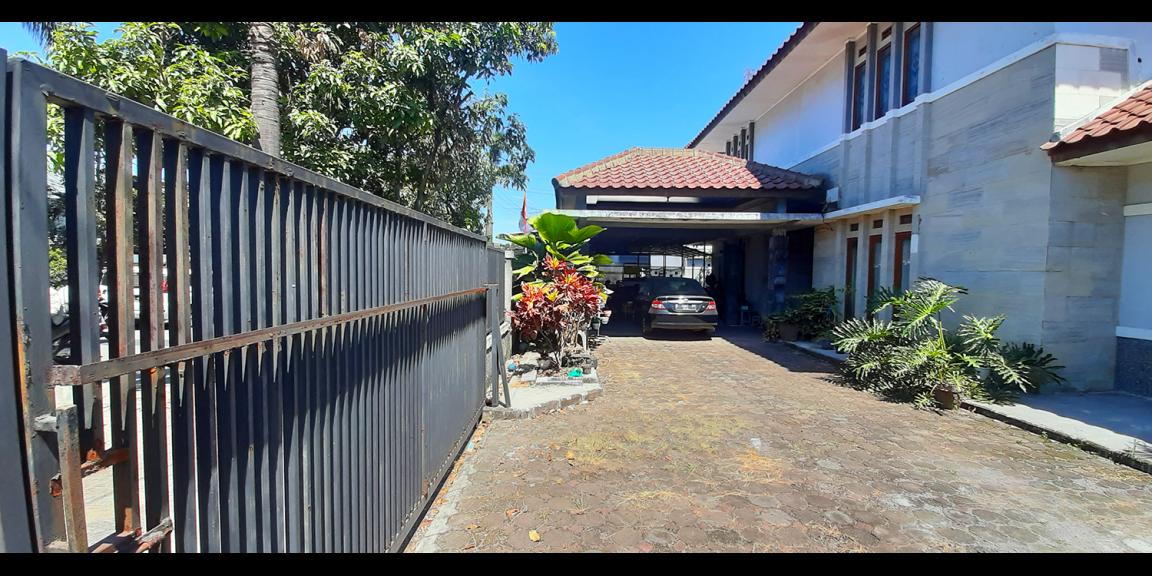 RUMAH MEWAH MAIN ROAD ARCAMANIK KOTA BANDUNG RUMAH MEWAH MAIN ROAD ARCAMANIK KOTA BANDUNG