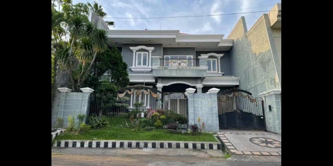 Rumah Mewah Siap Huni Dharmahusada Permai Surabaya Rumah Mewah Siap Huni Dharmahusada Permai Surabaya