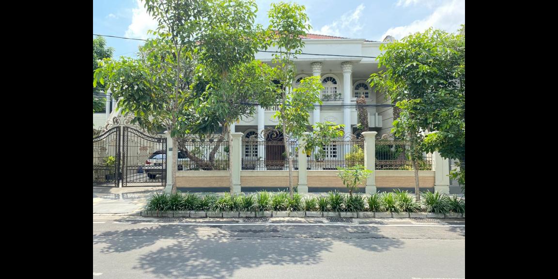 Jual Rumah Mewah Luas di Raya Dharmahusada Indah Surabaya Jual Rumah Mewah Luas di Raya Dharmahusada Indah Surabaya