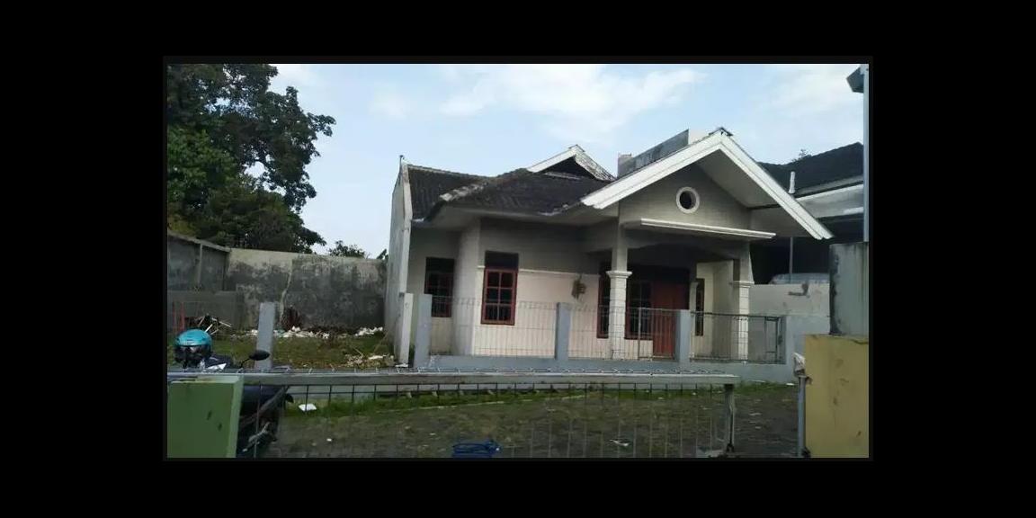 2 Kavling Tanah Gombel Elok LT 242m2 + Bonus 1 Rumah 150m2 NJOP 1,1M 2 Kavling Tanah Gombel Elok LT 242m2 + Bonus 1 Rumah 150m2 NJOP 1,1M