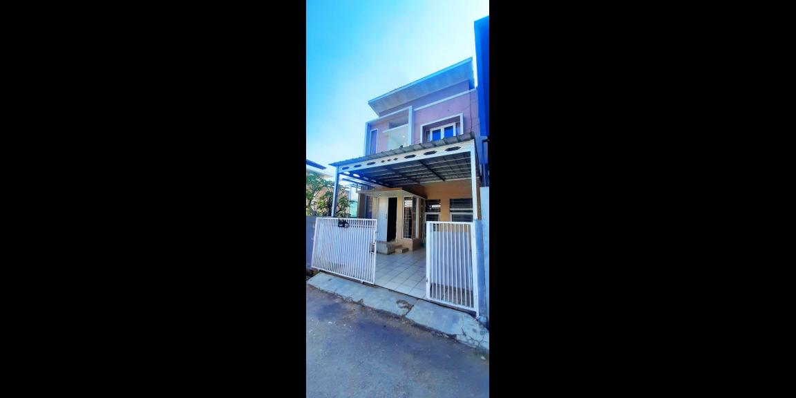 RUMAH MINIMALIS DUA LANTAI DI ARCAMANIK BANDUNG RUMAH MINIMALIS DUA LANTAI DI ARCAMANIK BANDUNG