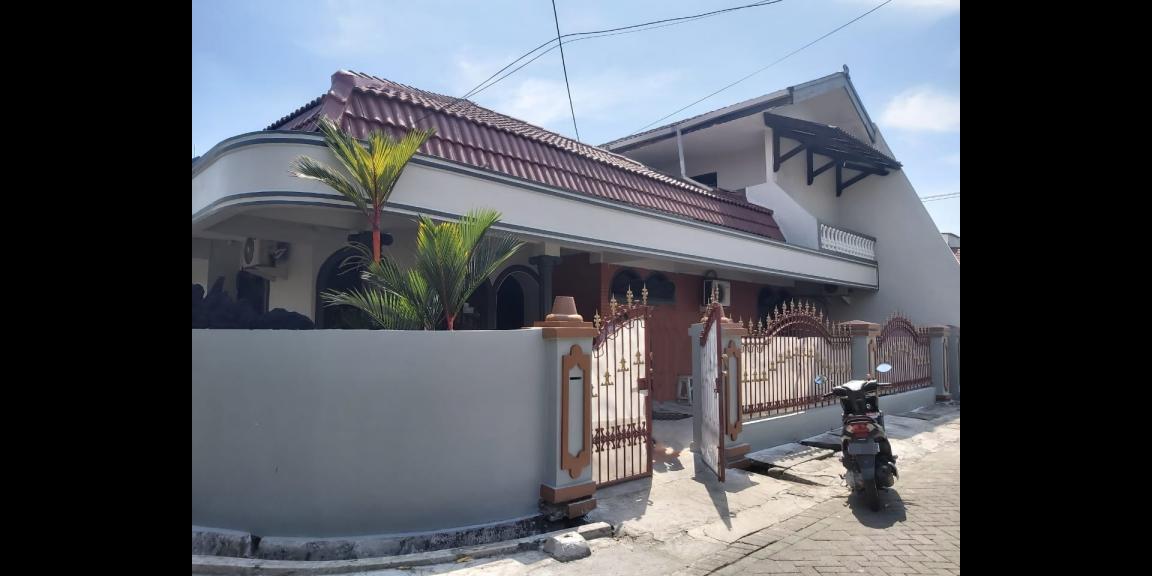 Di Jual Rumah Kost Satu Setengah Lantai daerah Bendul Merisi Permai Surabaya Di Jual Rumah Kost Satu Setengah Lantai daerah Bendul Merisi Permai Surabaya