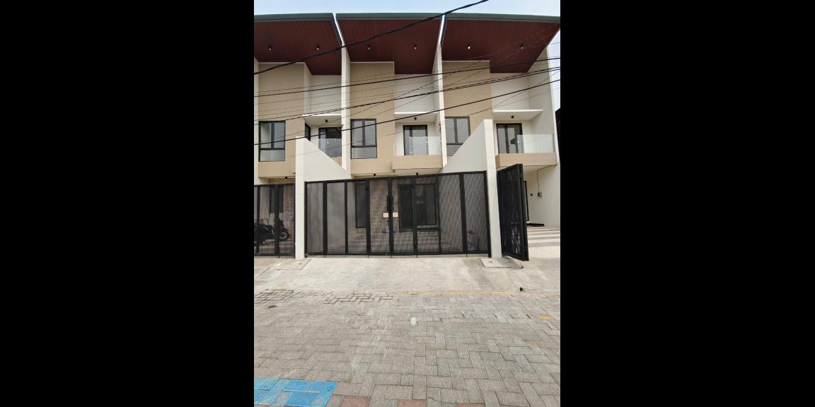 Rumah Baru Minimalis Dekat Raya MERR di Semampir Tengah Surabaya Timur Rumah Baru Minimalis Dekat Raya MERR di Semampir Tengah Surabaya Timur