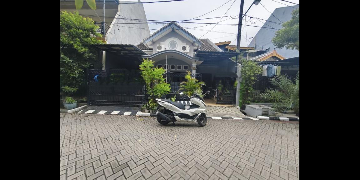 Rumah Siap Huni Lokasi Strategis di Ketintang Surabaya Selatan Rumah Siap Huni Lokasi Strategis di Ketintang Surabaya Selatan