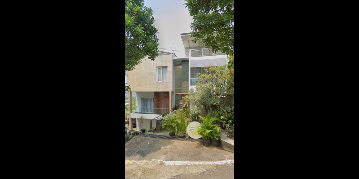 RUMAH MODERN MINIMALIS DENGAN SWIMMING POOL VIEW LEMBAH DI RESORT DAGO PAKAR BANDUNG RUMAH MODERN MINIMALIS DENGAN SWIMMING POOL VIEW LEMBAH DI RESORT DAGO PAKAR BANDUNG