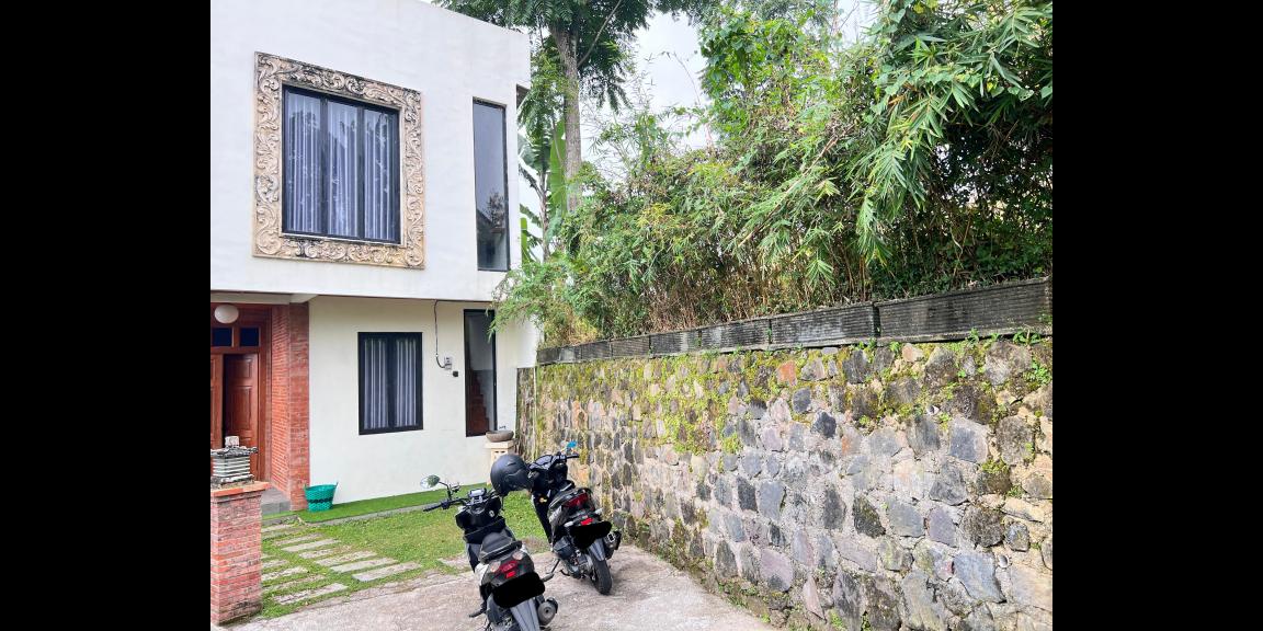 Rumah Villa Mewah 2 Lantai Kemuning, Karanganyar  Rumah Villa Mewah 2 Lantai Kemuning, Karanganyar