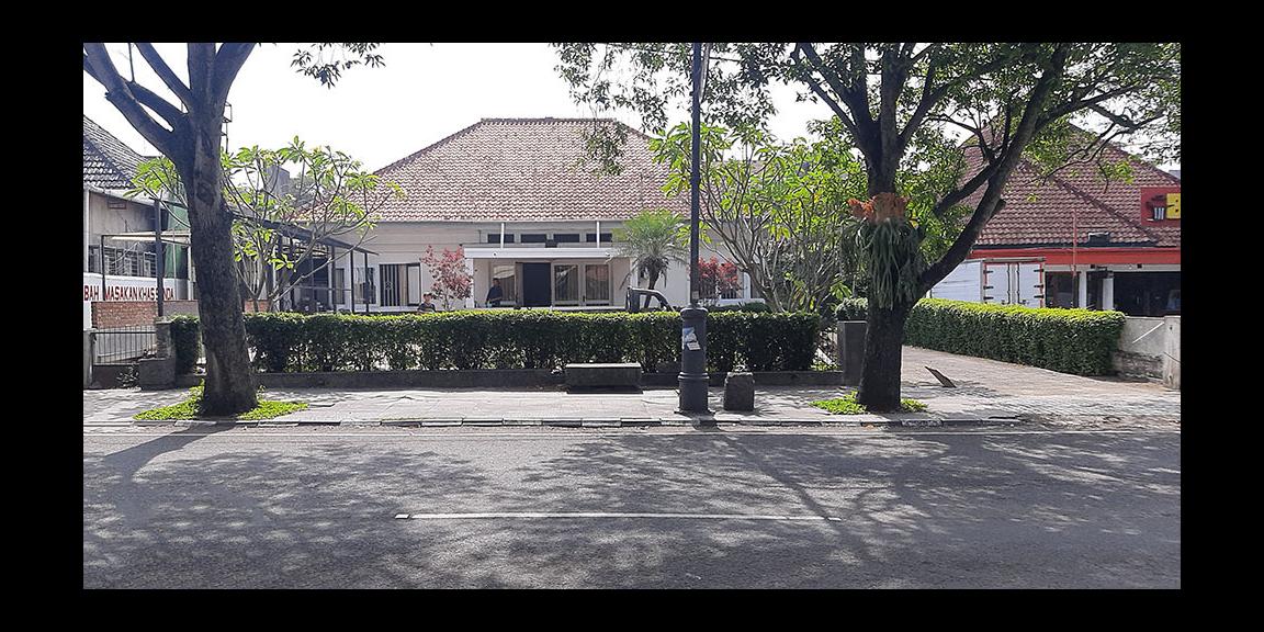 RUMAH KOLONIAL UNTUK KOMERSIAL SUPER STRATEGIS DI JL. RIAU-MARTADINATA BANDUNG RUMAH KOLONIAL UNTUK KOMERSIAL SUPER STRATEGIS DI JL. RIAU-MARTADINATA BANDUNG