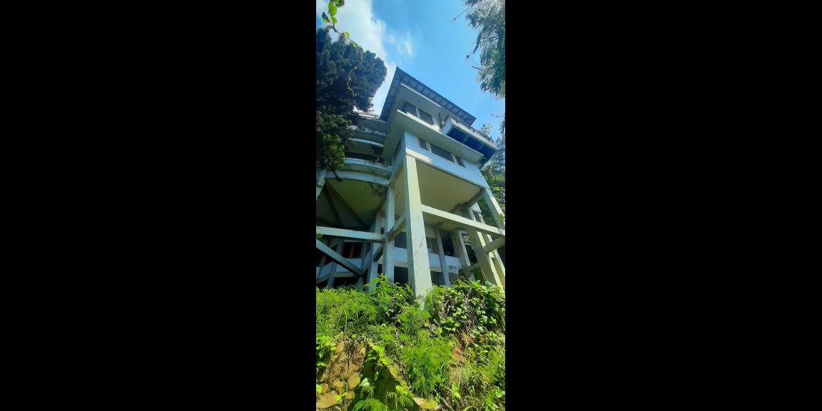 RUMAH 3 LANTAI DENGAN ROOFTOP VIEW KOTA BANDUNG KAWASAN DAGO BANDUNG RUMAH 3 LANTAI DENGAN ROOFTOP VIEW KOTA BANDUNG KAWASAN DAGO BANDUNG