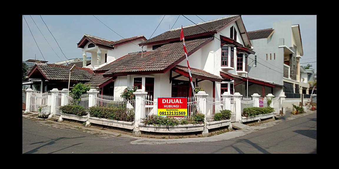 RUMAH GAYA EROPA KLASIK BANGUNAN KOKOH INTERIOR EKSTERIOR BERSIH TERAWAT DI ANTAPANI BANDUNG RUMAH GAYA EROPA KLASIK BANGUNAN KOKOH INTERIOR EKSTERIOR BERSIH TERAWAT DI ANTAPANI BANDUNG