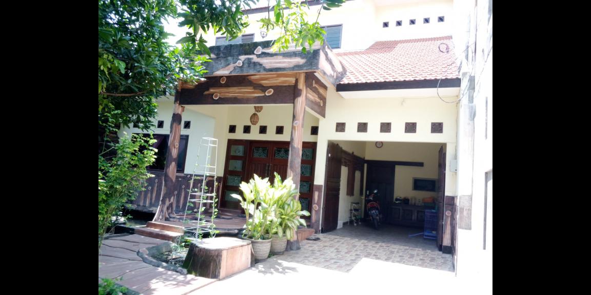 Rumah Mewah Bagus di Daerah Ketintang Timur Surabaya Rumah Mewah Bagus di Daerah Ketintang Timur Surabaya