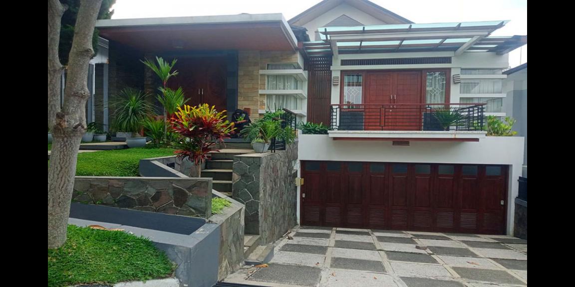 RUMAH FULL FURNISH VIEW KOTA BANDUNG DENGAN SWIMMING POOL DI RESORT DAGO PAKAR RUMAH FULL FURNISH VIEW KOTA BANDUNG DENGAN SWIMMING POOL DI RESORT DAGO PAKAR