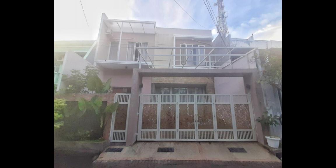 Rumah Mewah SHM di Mojoklanggru Kidul Kota Surabaya Rumah Mewah SHM di Mojoklanggru Kidul Kota Surabaya