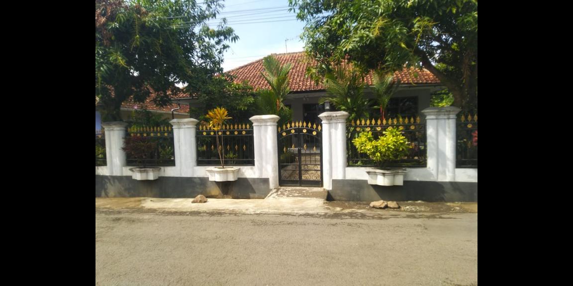 Rumah asri dan Tanah luas full furnish Kuningan Jabar Rumah asri dan Tanah luas full furnish Kuningan Jabar