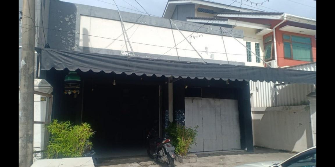 Jual Rumah Kost dan Tempat Usaha Cafe di Manukan Tama Jual Rumah Kost dan Tempat Usaha Cafe di Manukan Tama