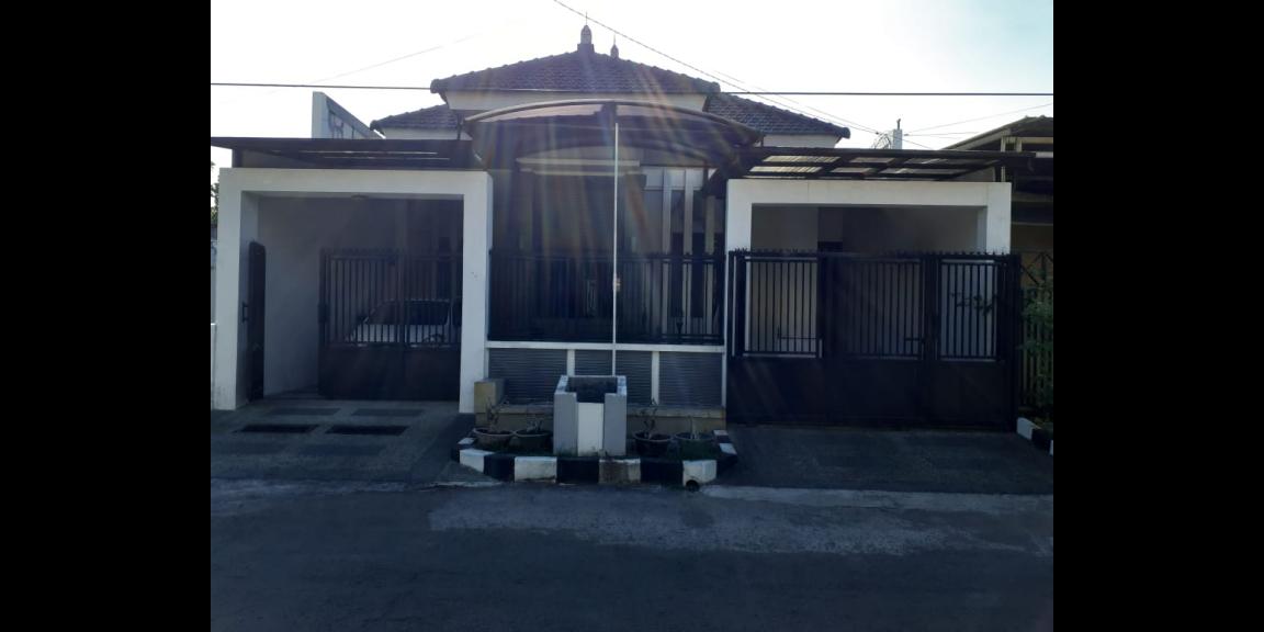 Rumah Bagus Shm di Jalan Manyar Airdas Surabaya Rumah Bagus Shm di Jalan Manyar Airdas Surabaya