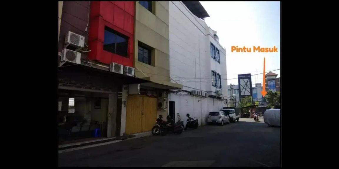 Ruko Full Furnished 3 Lantai 0 Jalan Raya Strategis di Tengah Kota Lokasi Klampis Surabaya Ruko Full Furnished 3 Lantai 0 Jalan Raya Strategis di Tengah Kota Lokasi Klampis Surabaya