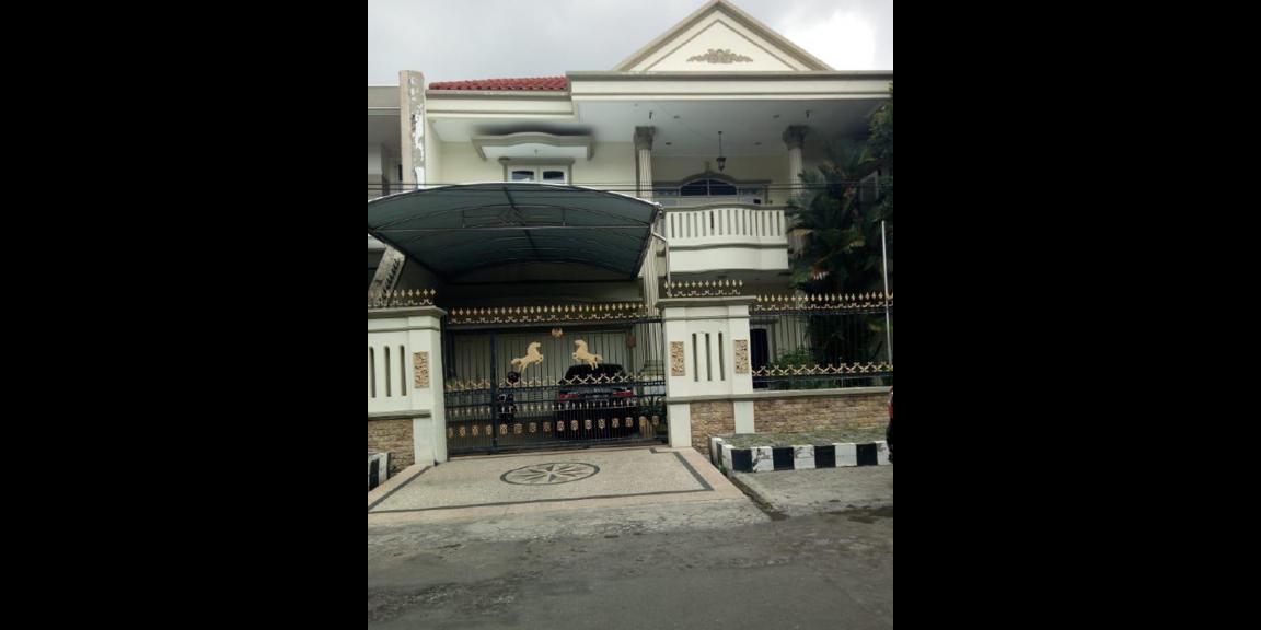 Rumah Mewah Dharmahusada Permai Siap Huni di Surabaya Rumah Mewah Dharmahusada Permai Siap Huni di Surabaya