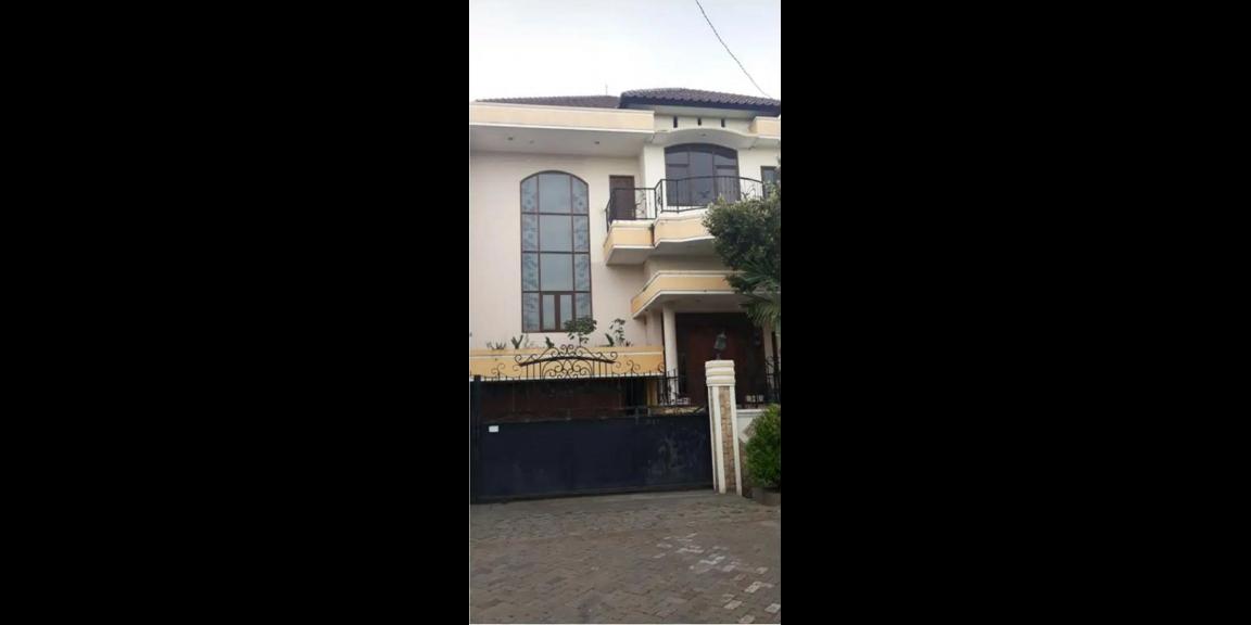 Jual Rumah Mewah di Perumahan Sakura Regency Ketintang Jual Rumah Mewah di Perumahan Sakura Regency Ketintang