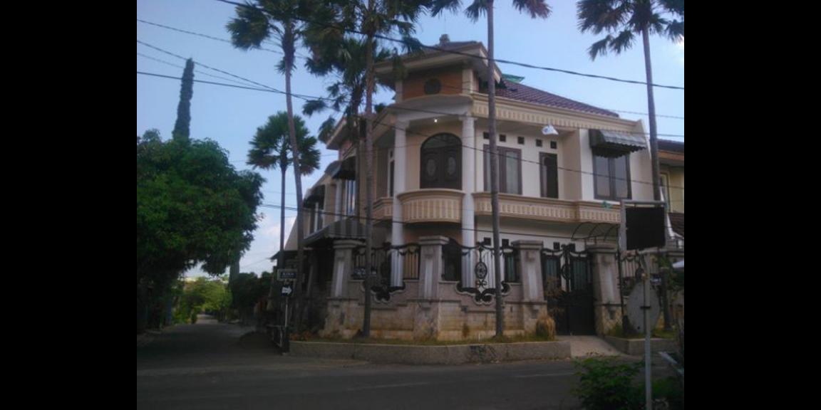 Rumah Kost Mewah Tiga Lantai di Bukit Cemara Tujuh Kota Malang Rumah Kost Mewah Tiga Lantai di Bukit Cemara Tujuh Kota Malang
