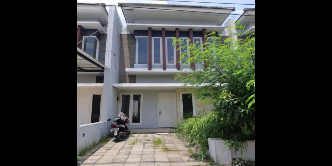 Rumah Kosong Strategis Perumahan Green Semanggi Surabaya Rumah Kosong Strategis Perumahan Green Semanggi Surabaya