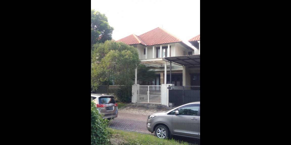 Rumah Mewah Minimalis Siap Huni di Graha Family Surabaya Rumah Mewah Minimalis Siap Huni di Graha Family Surabaya