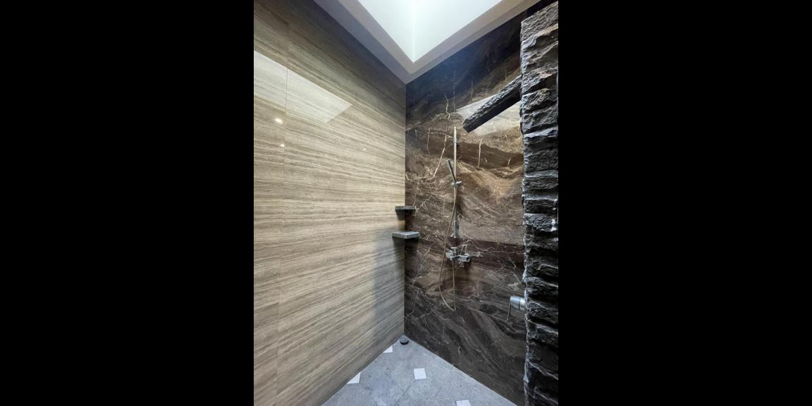 !!!JUAL CEPAT!!! Rumah Istimewa Nol Jalan Raya Semi Furnished Siap Huni Lokasi Karah Jambangan Surabaya Selatan !!!JUAL CEPAT!!! Rumah Istimewa Nol Jalan Raya Semi Furnished Siap Huni Lokasi Karah Jambangan Surabaya Selatan